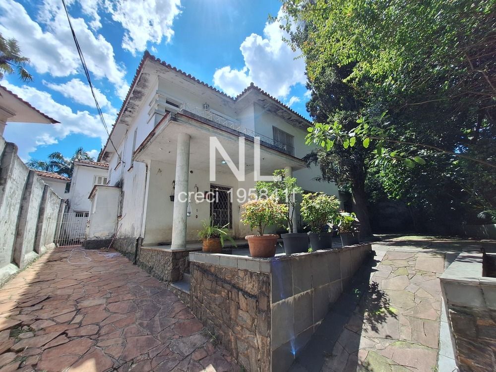 CASA – PACAEMBU – BUCÓLICA EM RUA SEGURA