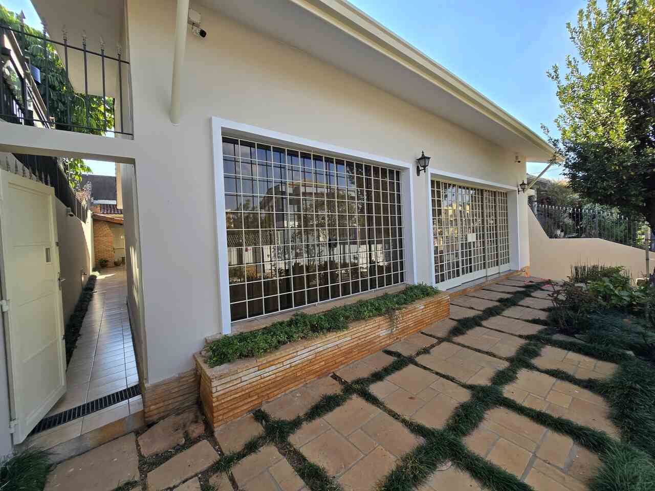 CASA – PACAEMBU – TÉRREA SEM RETOQUES