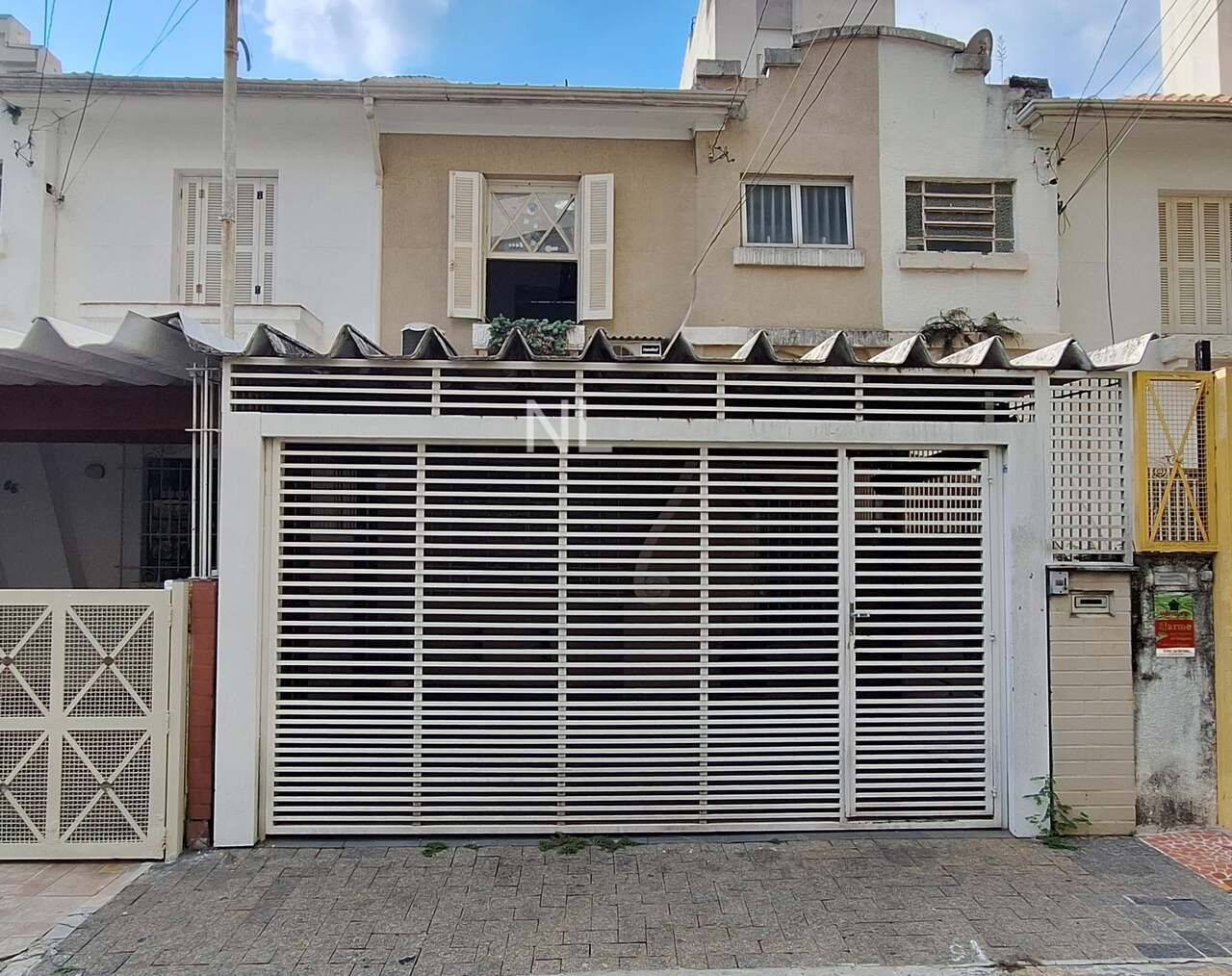 CASA – PERDIZES – SOBRADO ANOS 40 – PURO CHARME