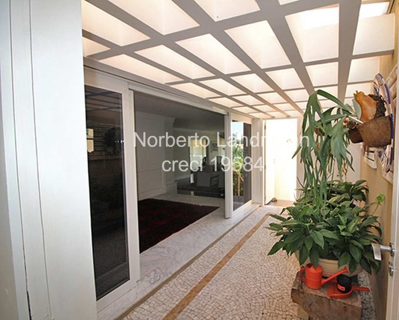 CASA – PACAEMBU – SKYLINE – RUA CHARMOSA E SEGURA