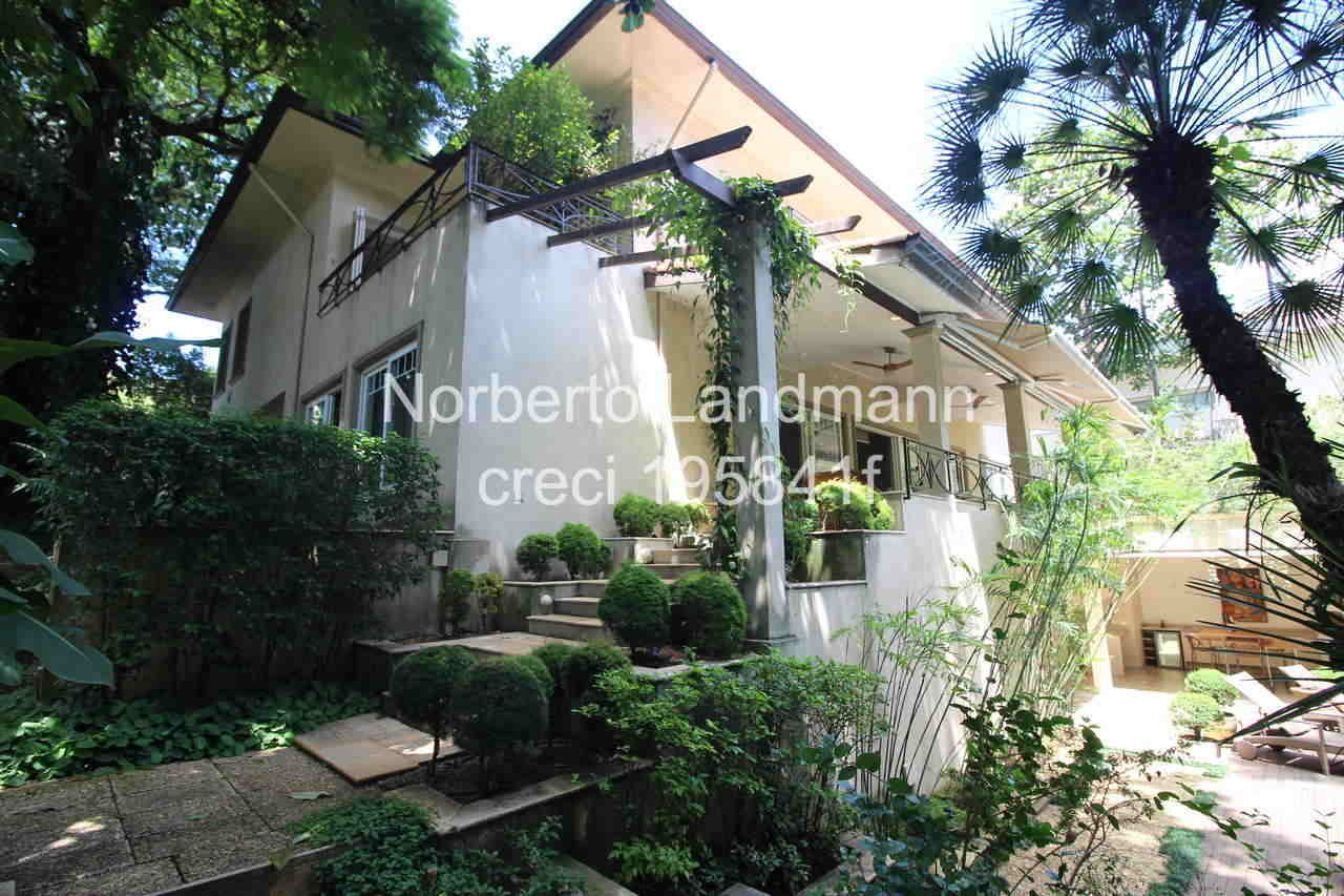 CASA – PACAEMBU – NO MELHOR ESTILO DA TOSCANA – TEM TUDO