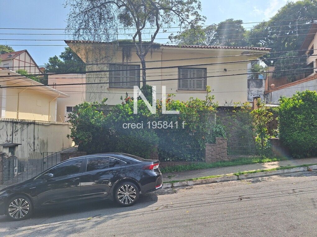 CASA – PACAEMBU – MELHOR PONTO – TERRENO PLANO – PAPEL EM BRANCO