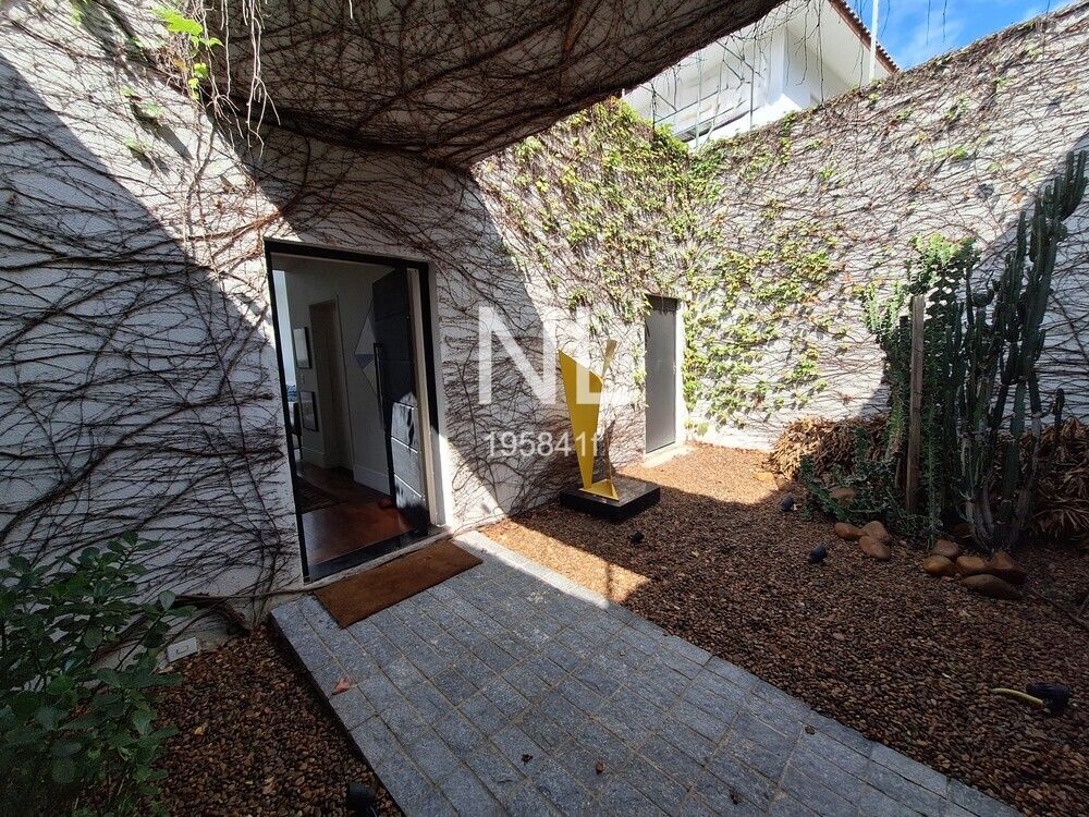 CASA – PACAEMBU – ARQUITETURA DE BOM GOSTO – ASSINADA – VISTA – LAZER