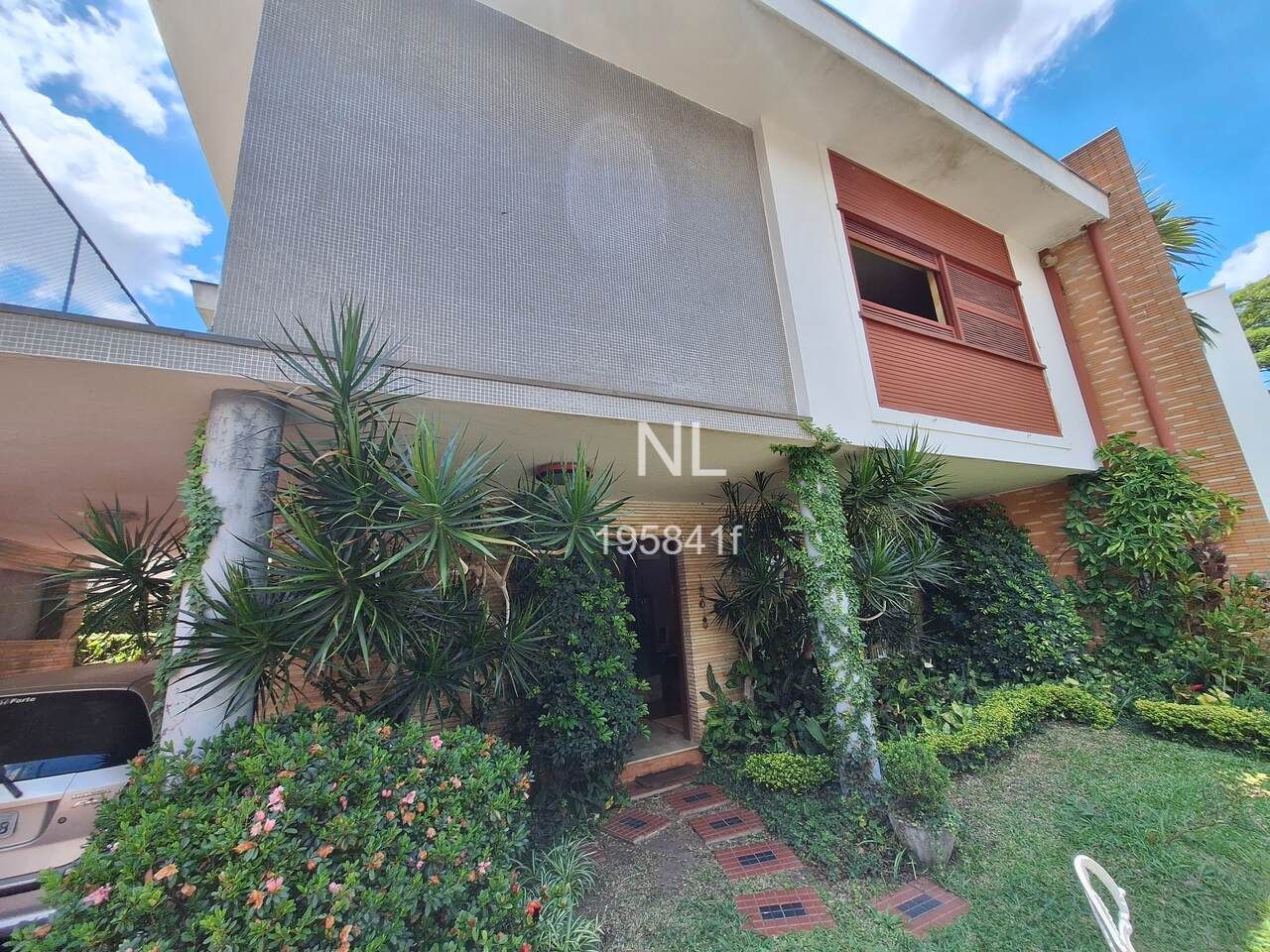 CASA – SUMARÉ – SOBRADO BEM LOCALIZADO – ORIGINAL