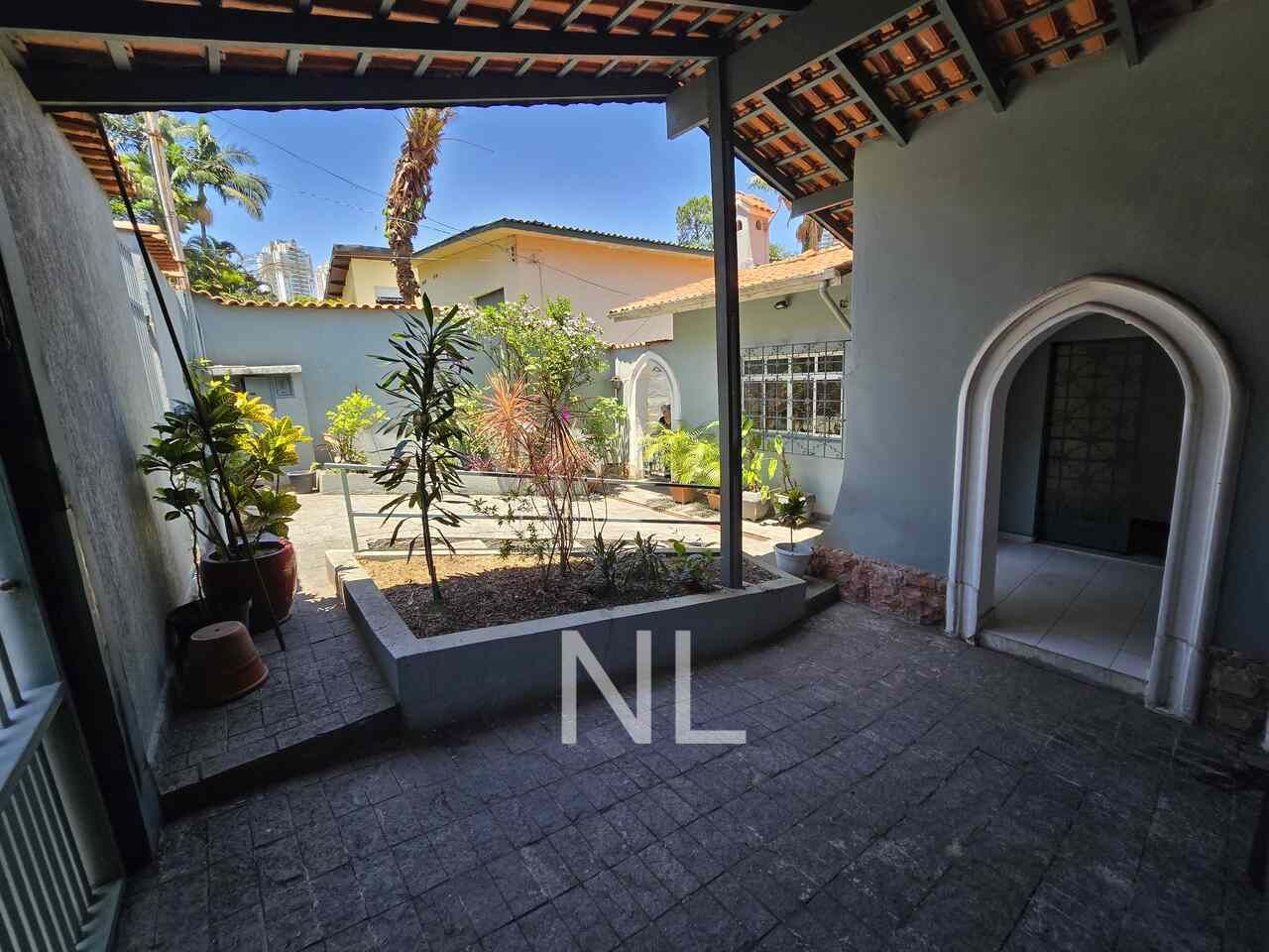 CASA – PERDIZES – ESPAÇOSA – RUA TRANQUILA – PERTO METRO SUMARÉ