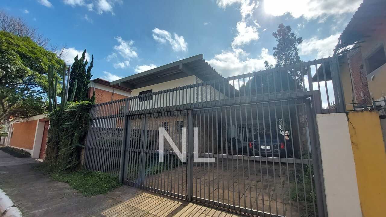 CASA – PACAEMBU – CHARMOSA EM RUA PACATA – PISCINA