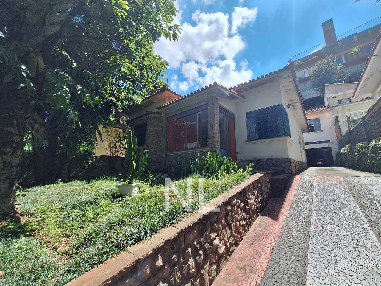 CASA – PACAEMBU – TÉRREA BEM LOCALIZADA