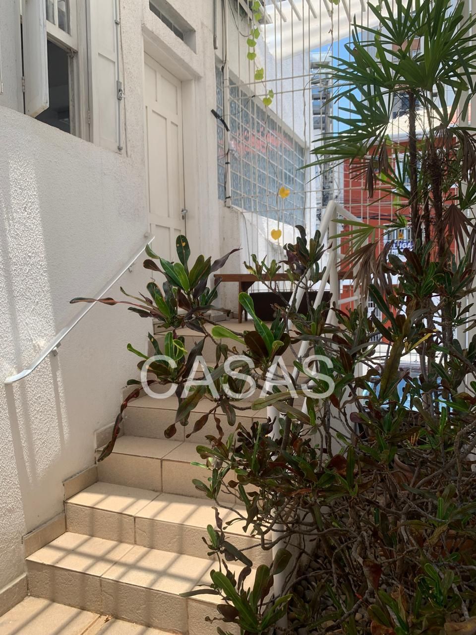 CASA – HIGIENÓPOLIS – REFORMADA – BEM LOCALIZADA – PRONTA