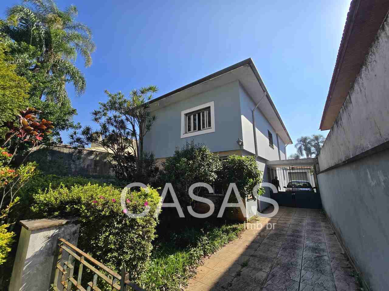 CASA – PACAEMBU – SOBRADO BEM POSICIONADO – TERRENO PLANO